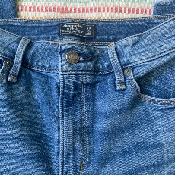 Cropped Abercrombie jeans - Picture 2 of 5